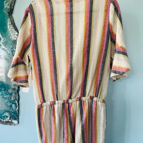 NWT linen blend romper size M. Your summer favourite. 3/4 sleeve. Multicolour. - Picture 5 of 5